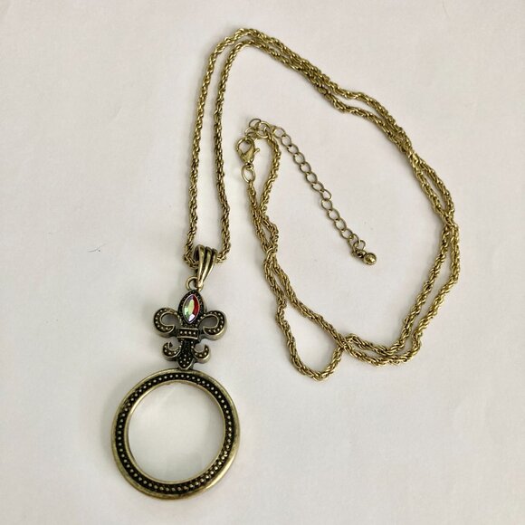 Gold Fleur de Lis Necklace 29" X-Long Magnifying Glass Vintage Plus Size Plated - Picture 6 of 16
